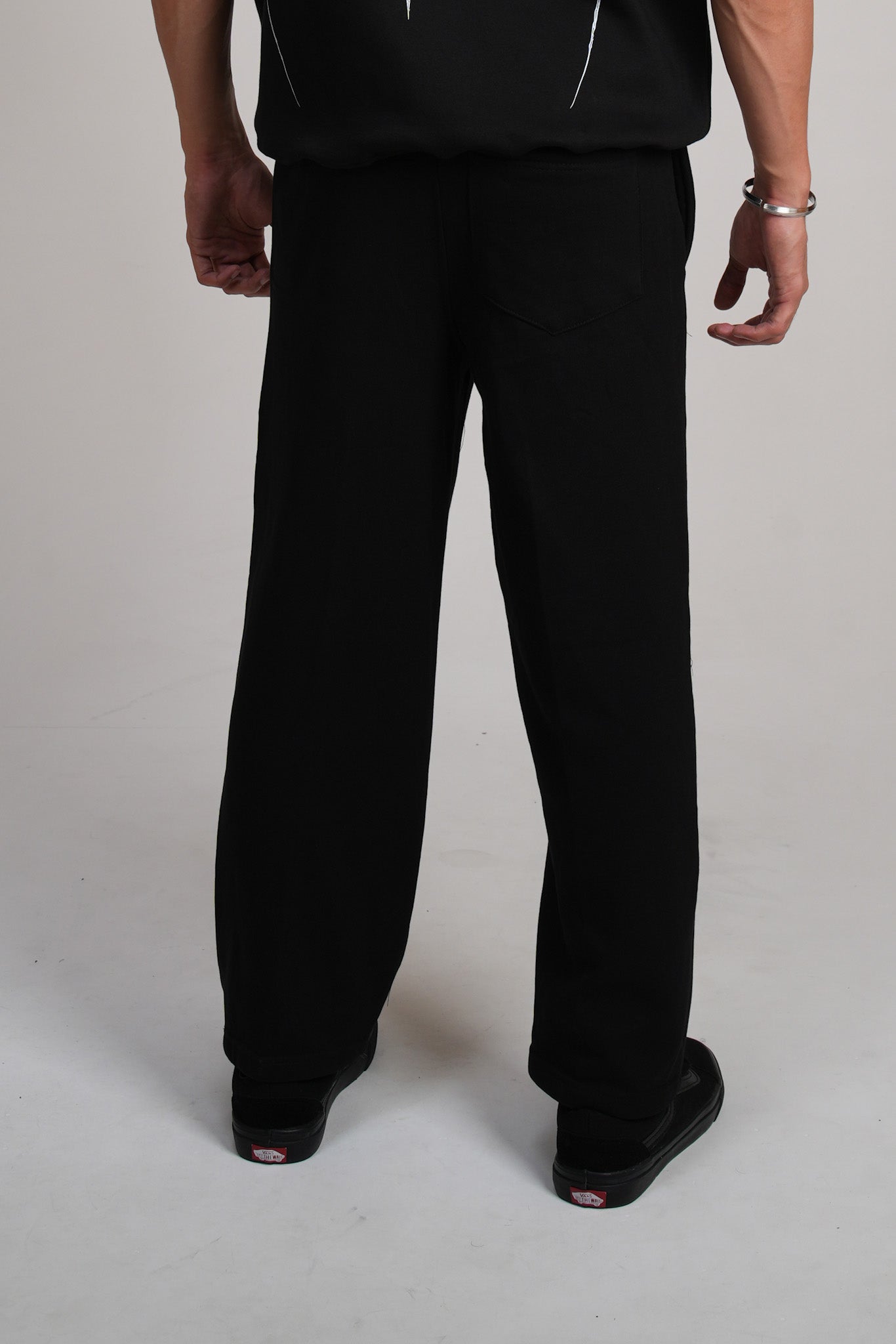 Initial Sweatpant - Black