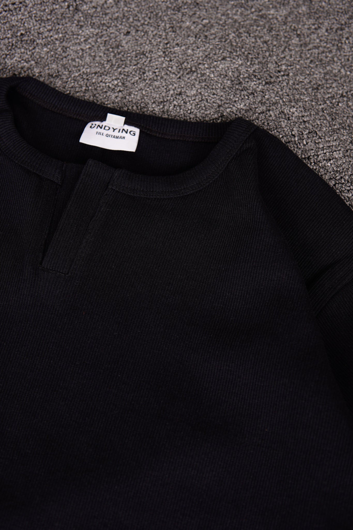 Half Sleeve Henley - Black